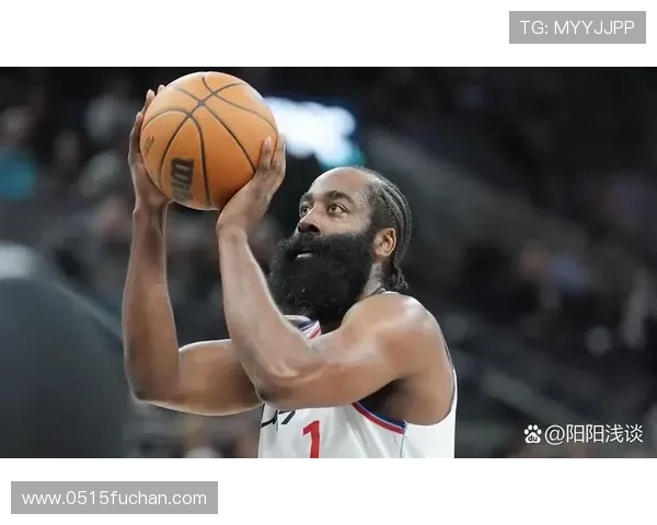 哈登谈客场逆转困难称这是一场防守大战需全力以赴才能争胜